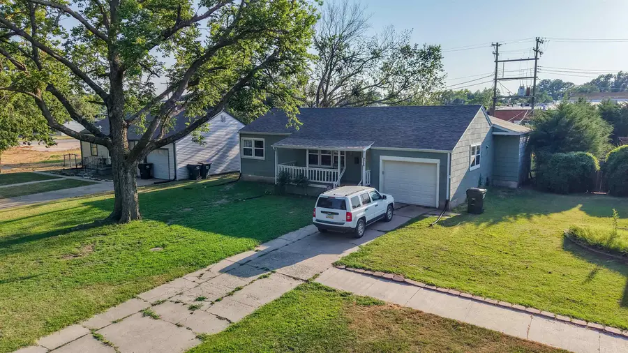 215 Spruce, Halstead, KS 67056 - #2