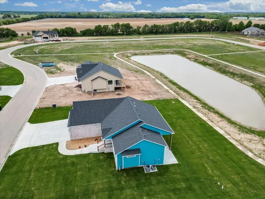 464 S Stoney Creek St, Clearwater, KS 67026 - #3