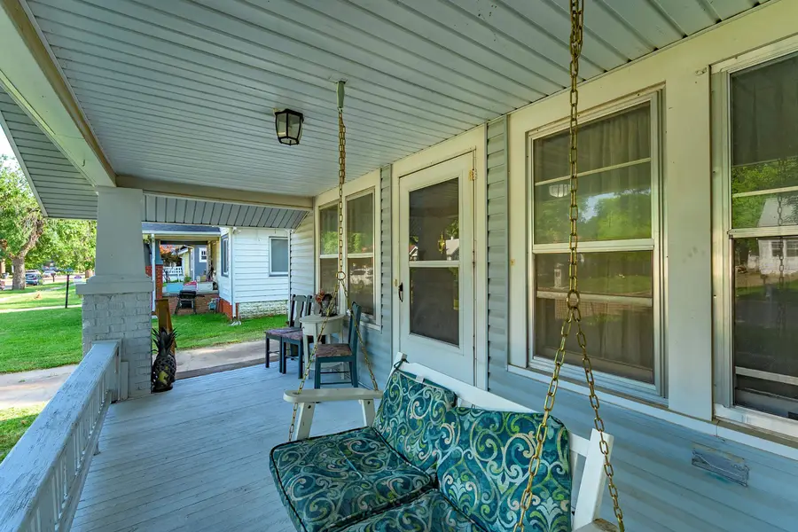 661 N Estelle Ave, Wichita, KS 67214-4636 - #2