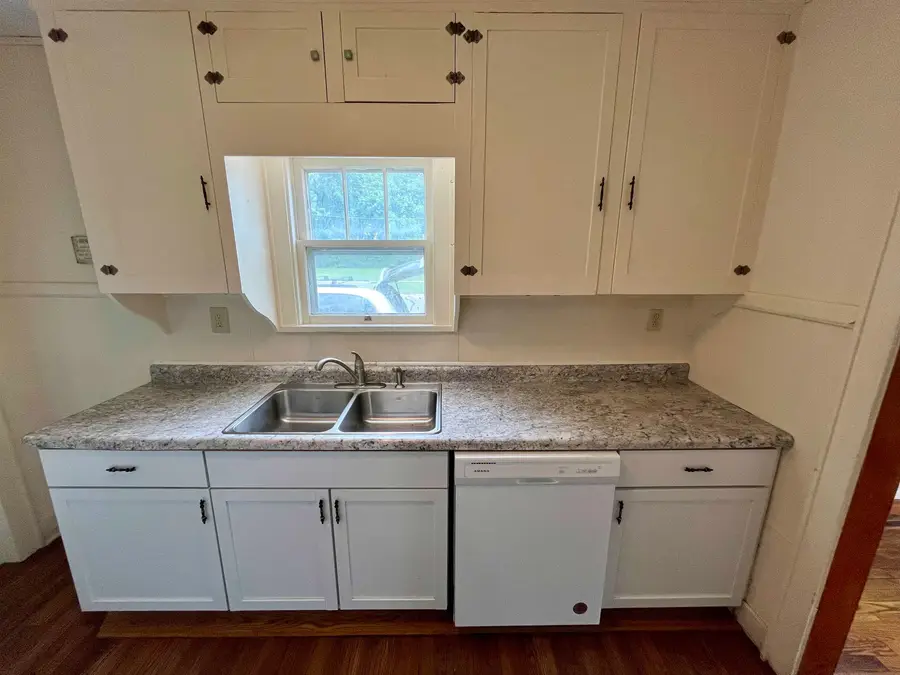 302 SW 3rd, Newton, KS 67114 - #2
