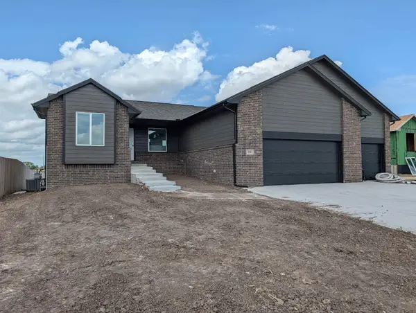 230 Summer Ct, Newton, KS 67114