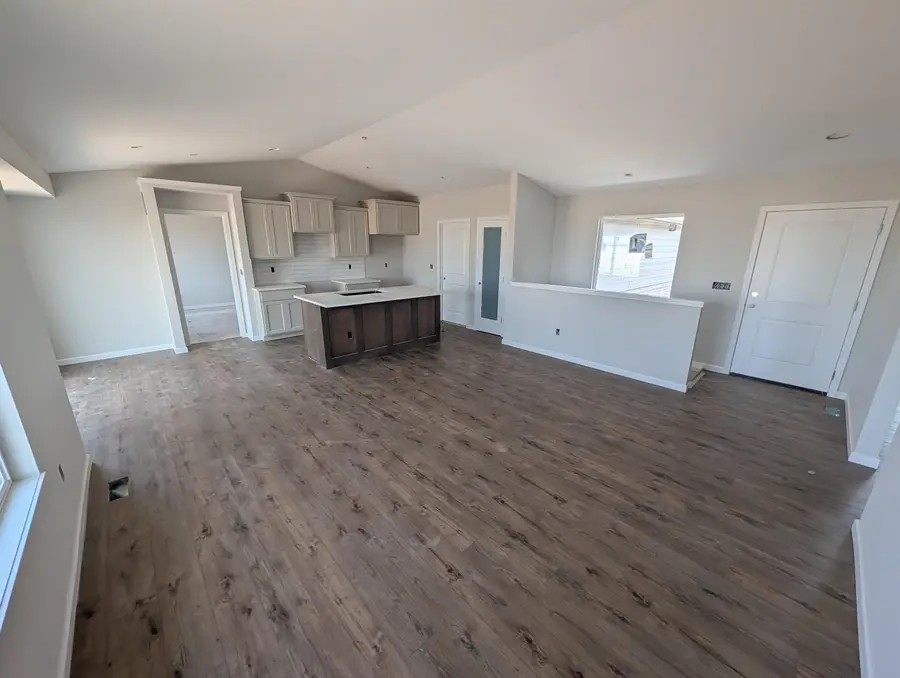230 Summer Ct, Newton, KS 67114 - #3