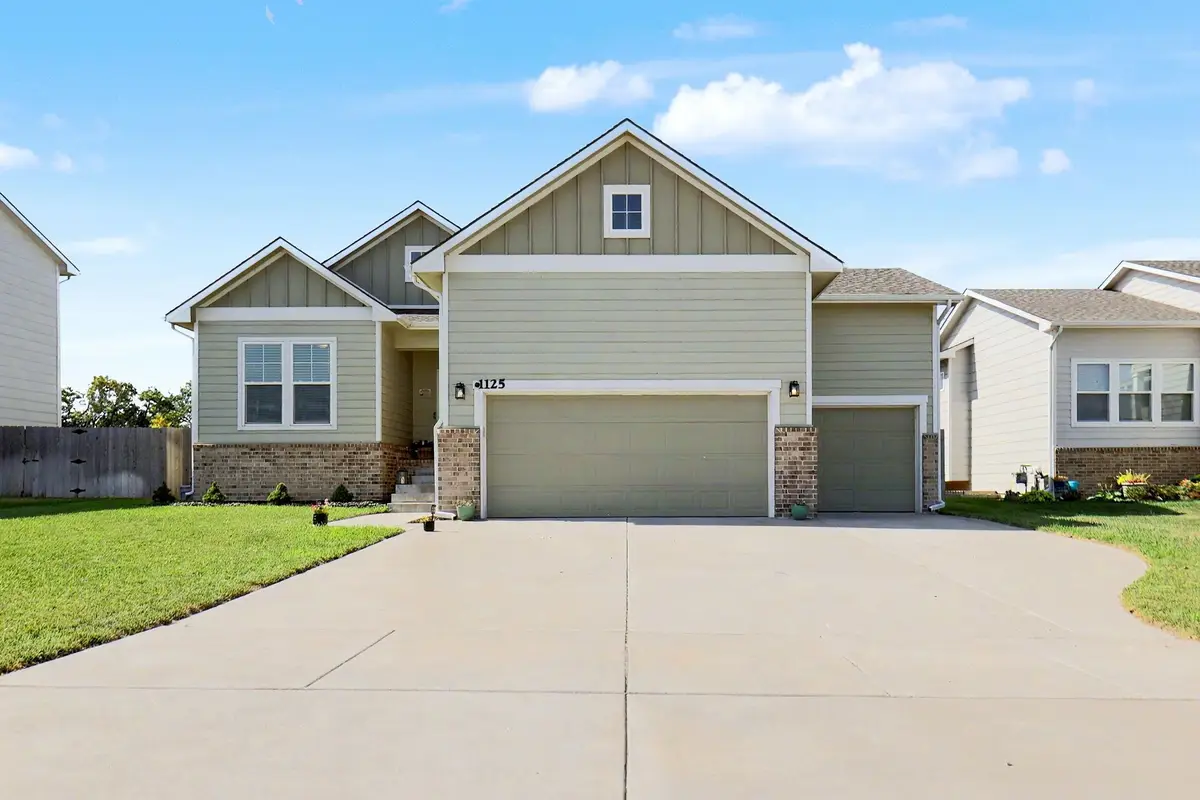 1125 E Prairie Hill Cir, Park City, KS 67219 - #1