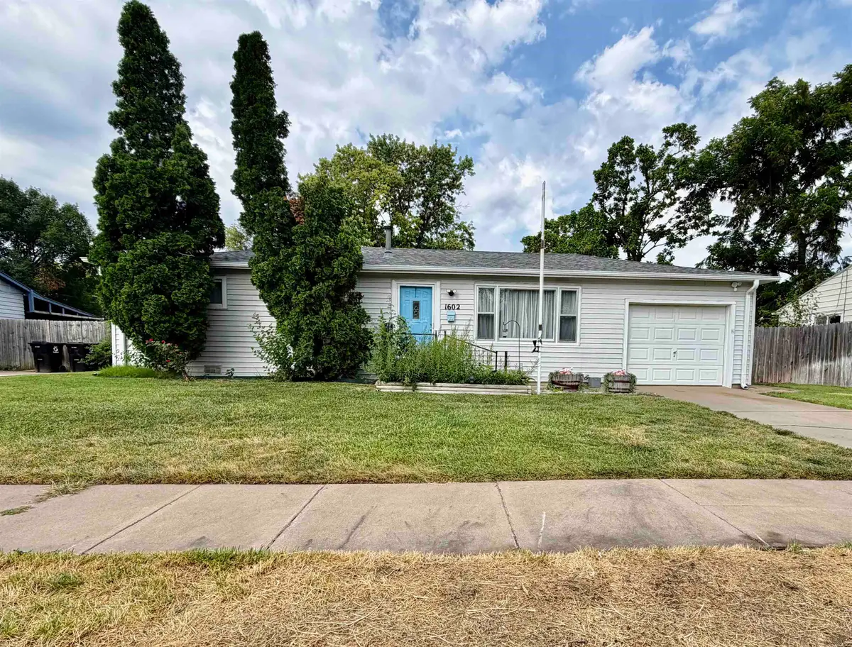 1602 Hickory, Salina, KS 67401 - #1