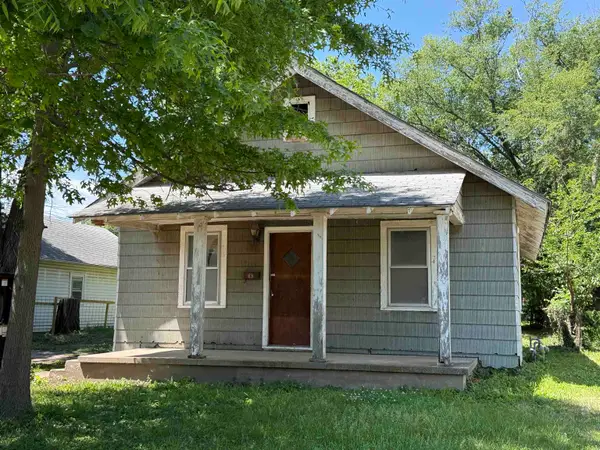 627 N Summit St, El Dorado, KS 67042