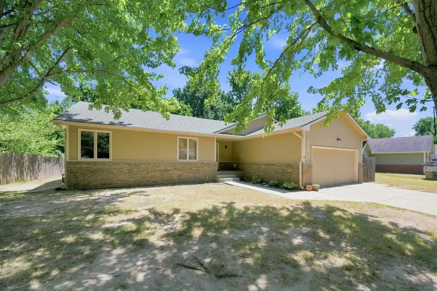 1610 N Pine Grove St, Wichita, KS 67212 - #3