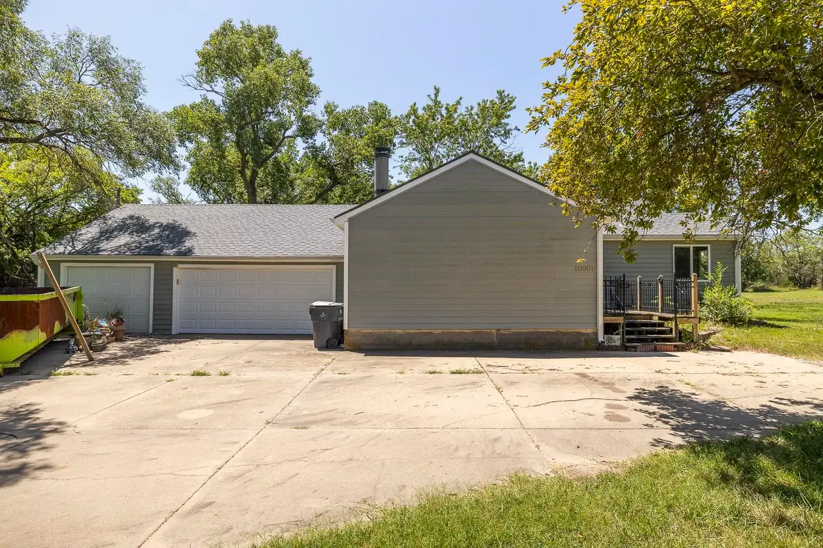 10001 E 103rd, Mulvane, KS 67110 - #1