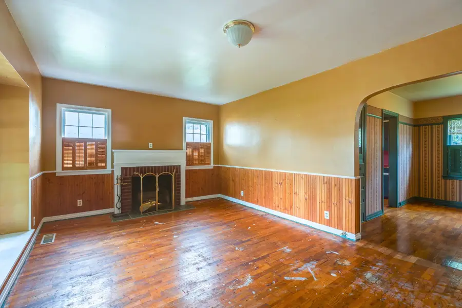 524 Brown St, Salina, KS 67401 - #2