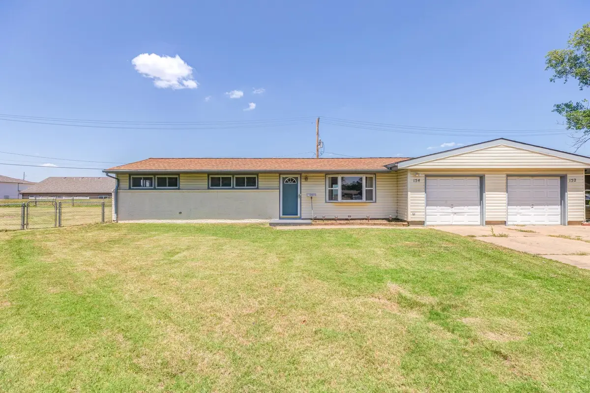 154 Hoover Ct, Salina, KS 67401 - #1