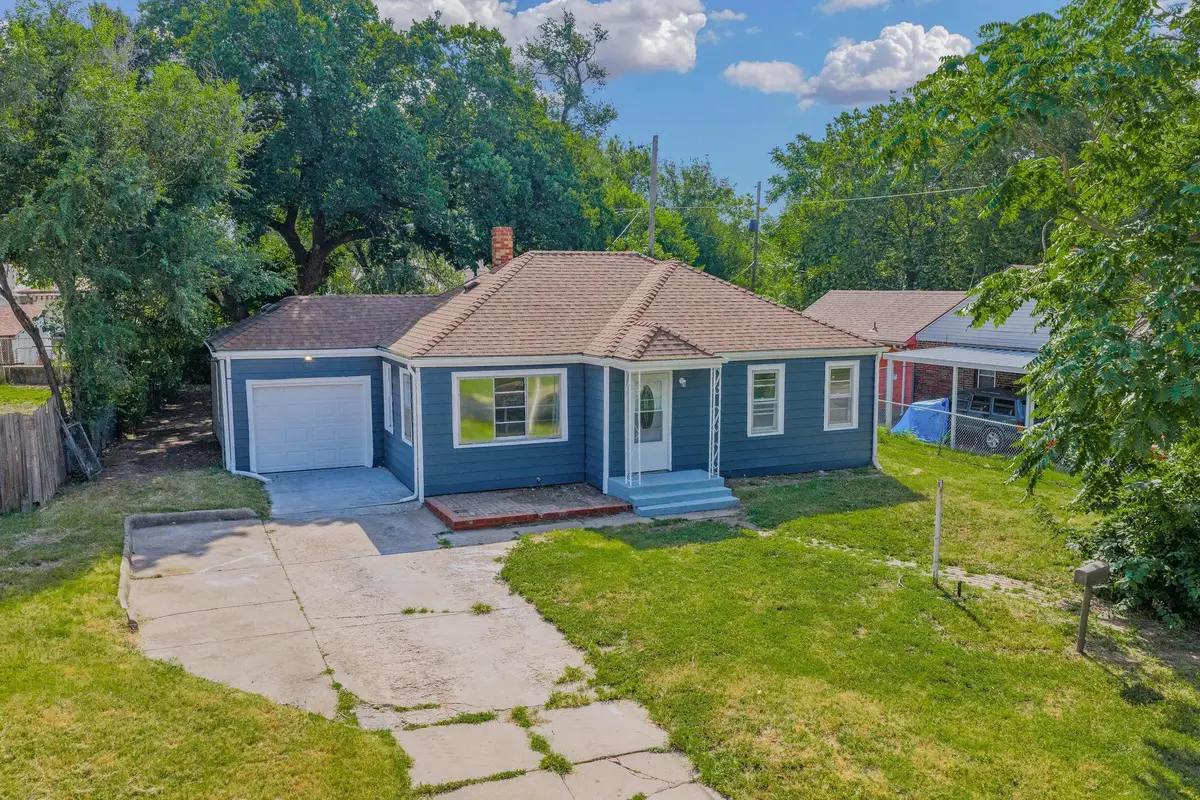 2122 N Erie Ave, Wichita, KS 67214 - #1