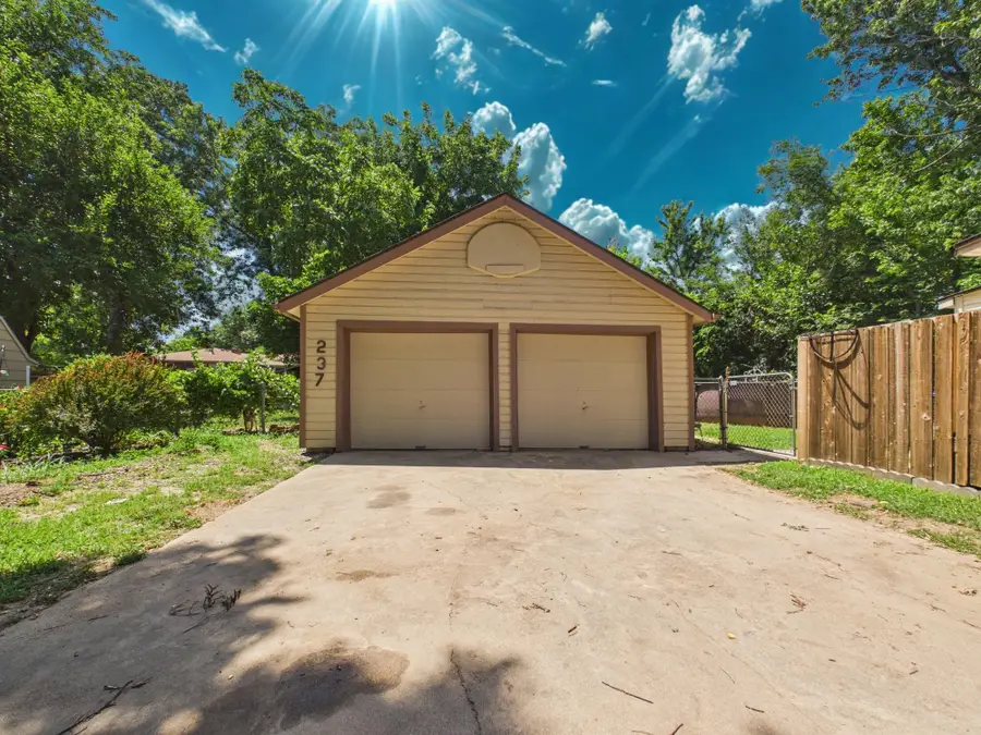 237 S 4th Ave, Clearwater, KS 67026 - #3