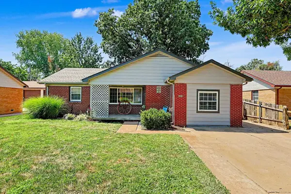 215 W Alexander, Haysville, KS 67060