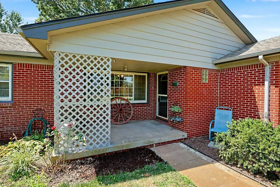 215 W Alexander, Haysville, KS 67060 - #3