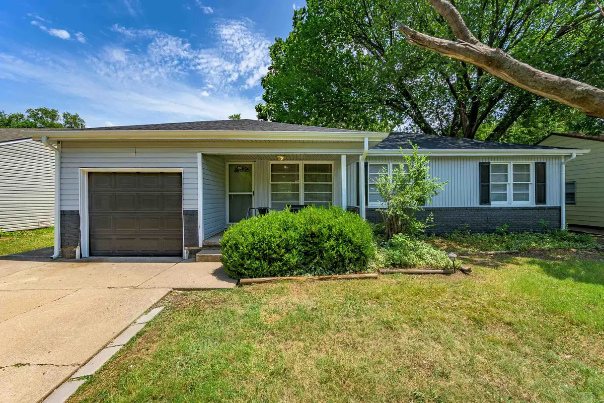 2726 N Spruce St, Wichita, KS 67219-4639 - #1