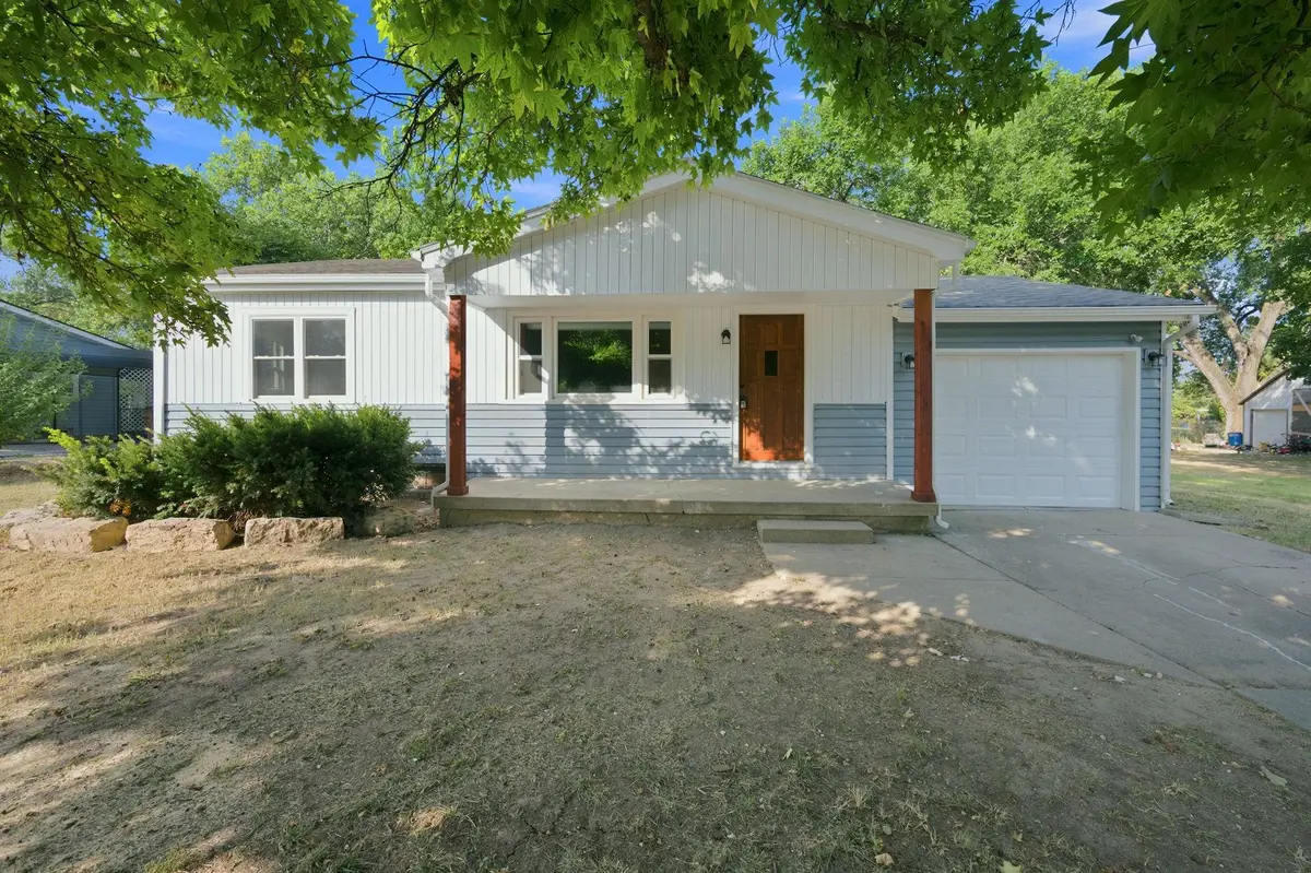 6639 N Kerman Dr, Park City, KS 67219 - #1