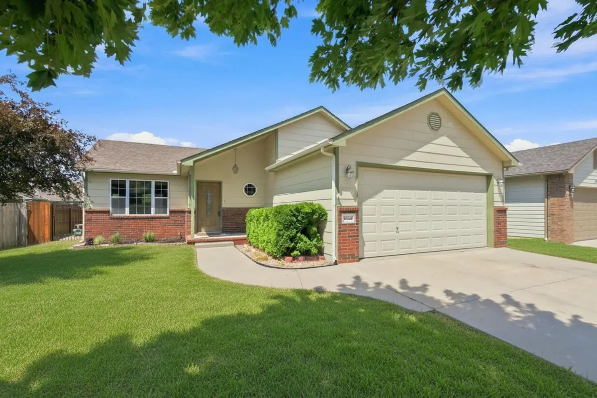 2646 E Cambridge St, Wichita, KS 67219 - #1