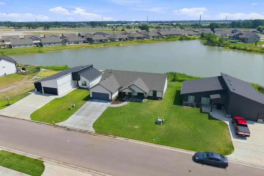 506 S Sweetwater Rd, Maize, KS 67101 - #2
