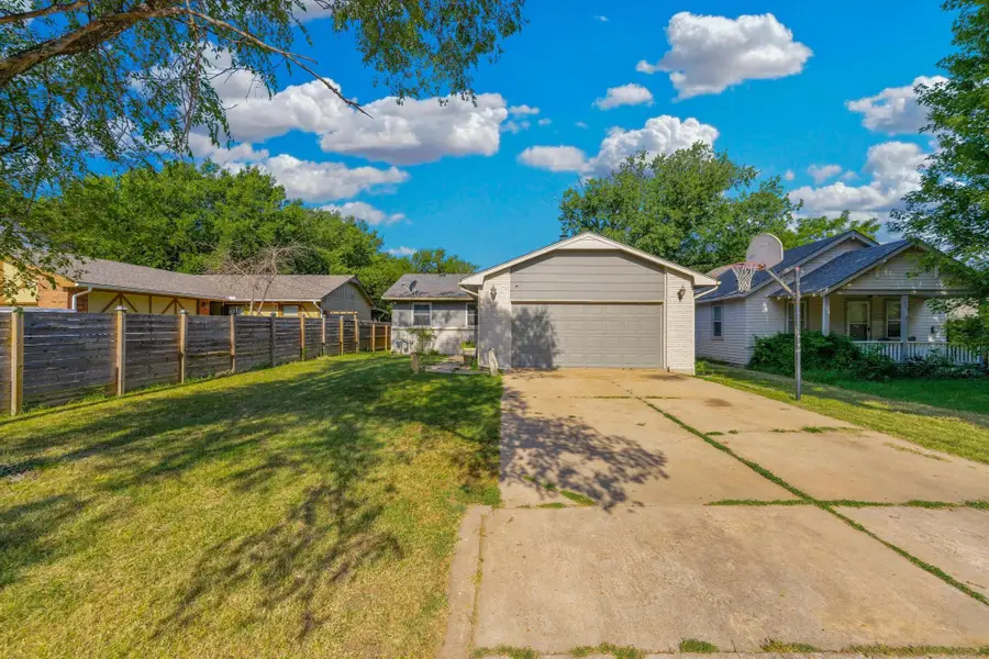 1305 N Sheridan St, Wichita, KS 67203 - #2