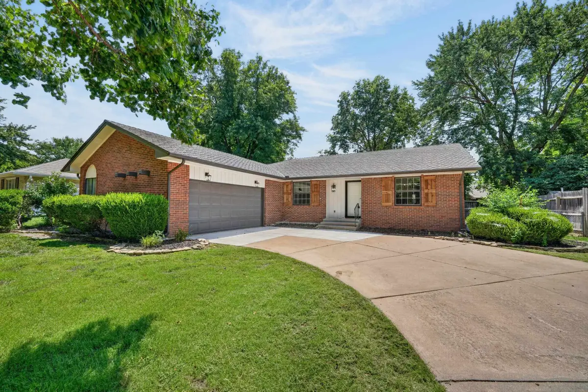 8241 E Tamarac Ln, Wichita, KS 67206 - #1