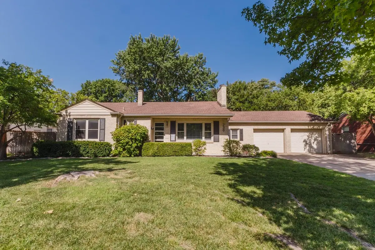239 S Parkwood, Wichita, KS 67218 - #1