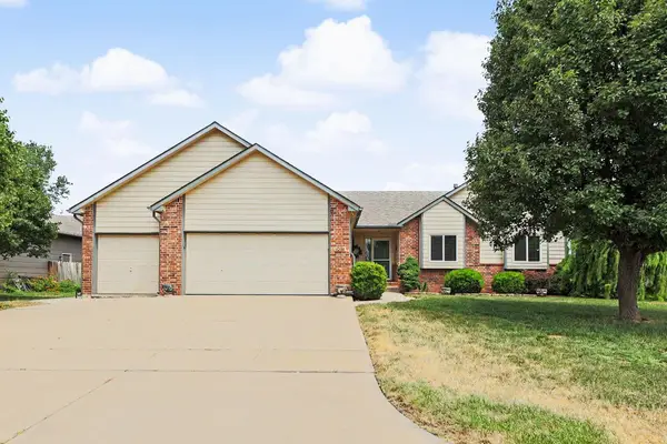 1051 N Aksarben Ct, Wichita, KS 67235