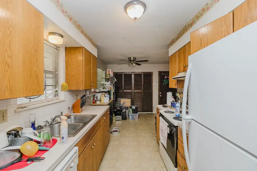 4914 Looman, Wichita, KS 67220 - #2
