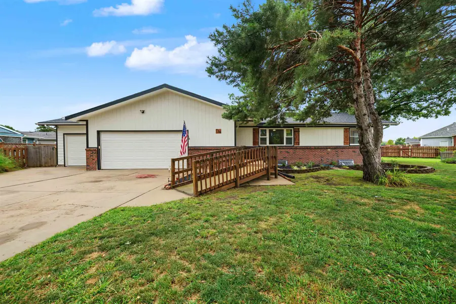 736 Scott Ave, Salina, KS 67401 - #2
