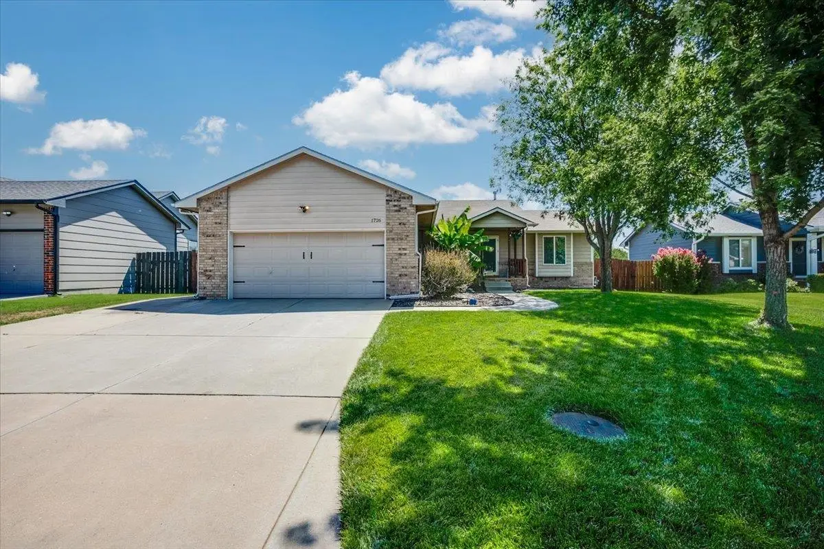 1726 N Prairie Run Circle, Mulvane, KS 67110 - #1
