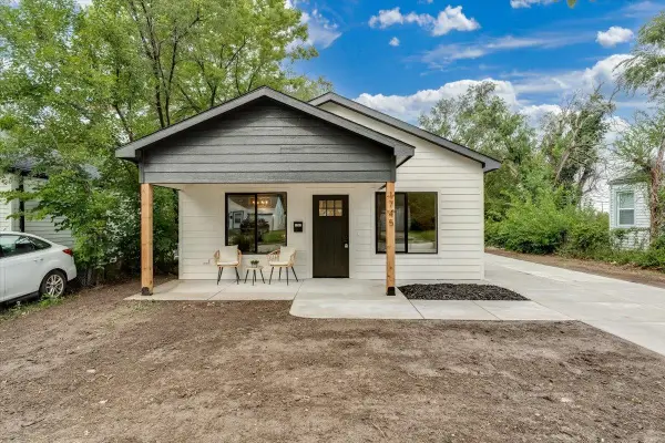 1745 N Chautauqua Ave, Wichita, KS 67214