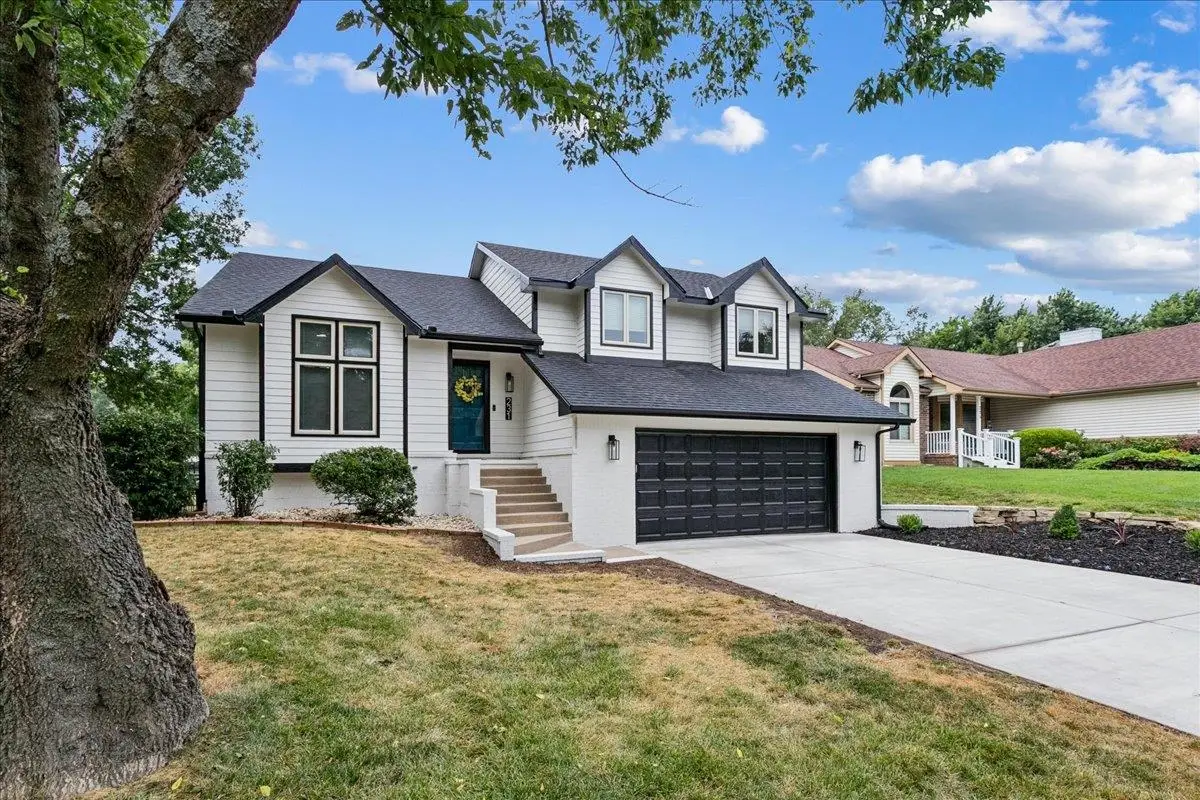 231 E Forest Park Ct, Derby, KS 67037 - #1