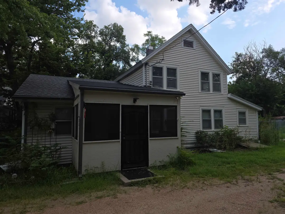 1128 N Custer Ave, Wichita, KS 67203 - #1