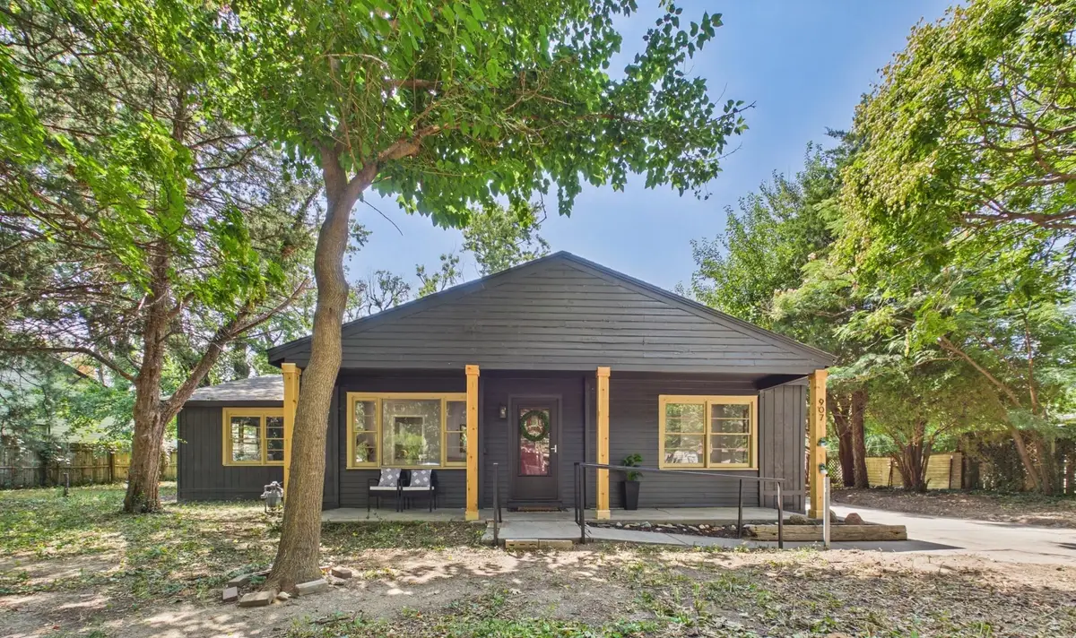907 N Flora St, Wichita, KS 67212 - #1