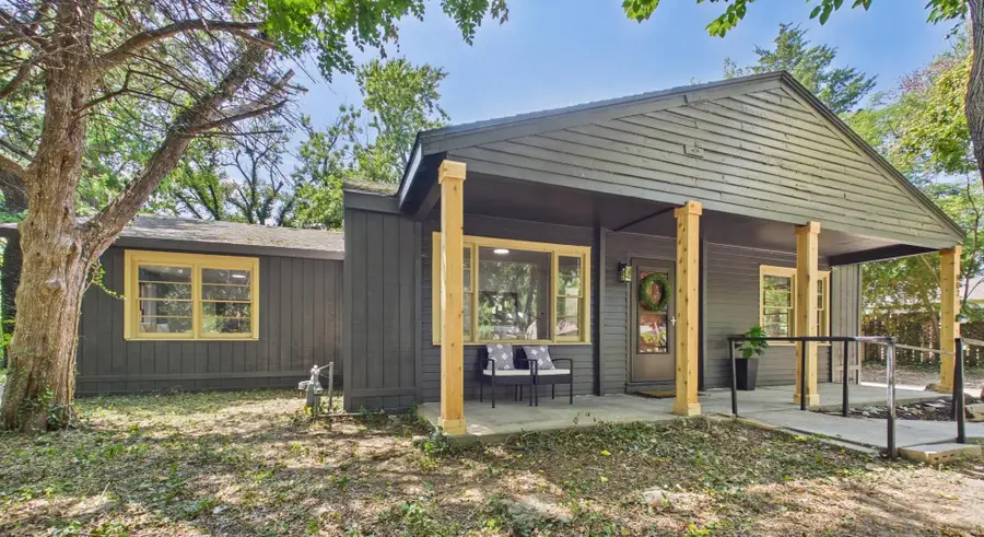 907 N Flora St, Wichita, KS 67212 - #3