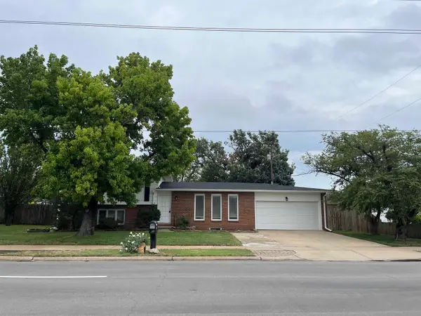 717 E Magnolia Road, Salina, KS 67401