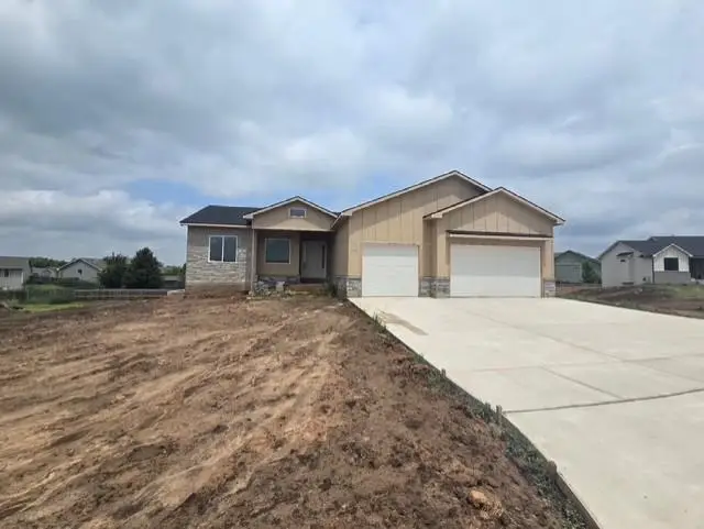 2910 E Burlington Cir, Park City, KS 67219 - #2