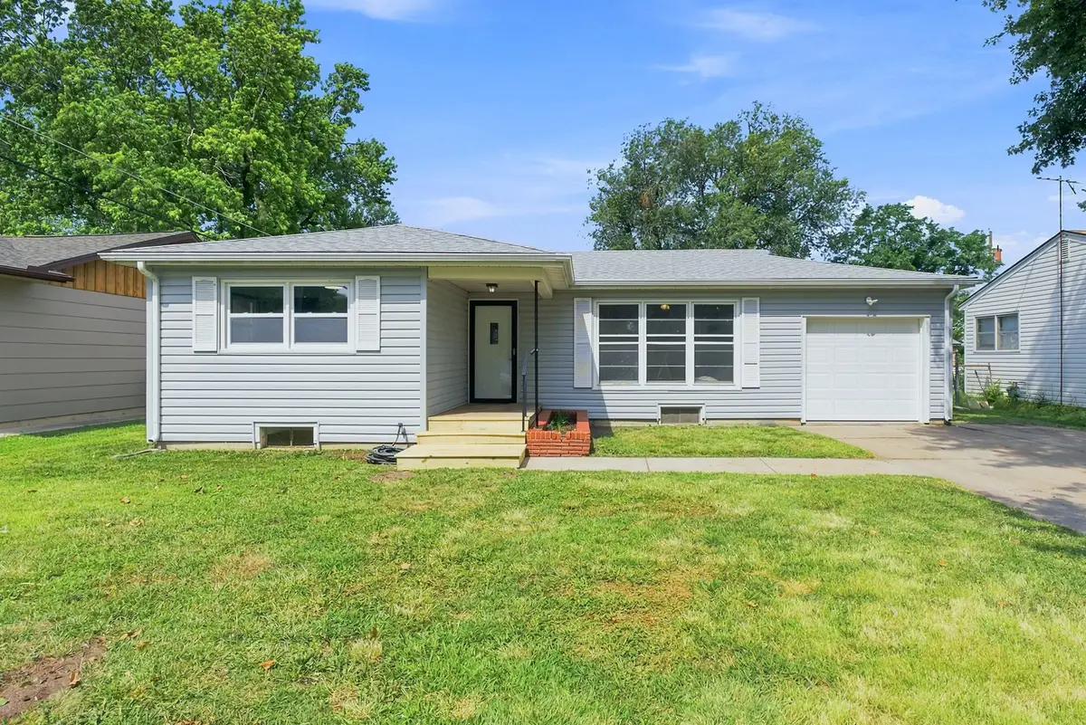 833 N Mccomas Ave, Wichita, KS 67203 - #1
