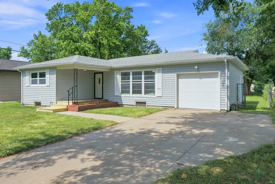 833 N Mccomas Ave, Wichita, KS 67203 - #2
