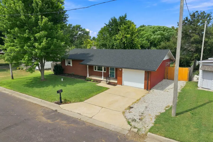 413 S 5th, Colwich, KS 67030 - #2