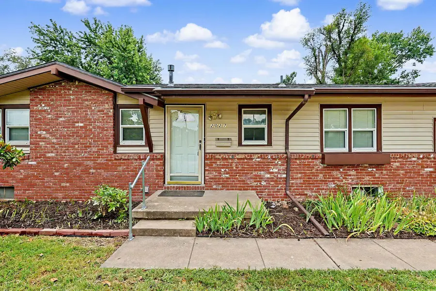 2027 W Manhattan Dr, Wichita, KS 67204 - #3