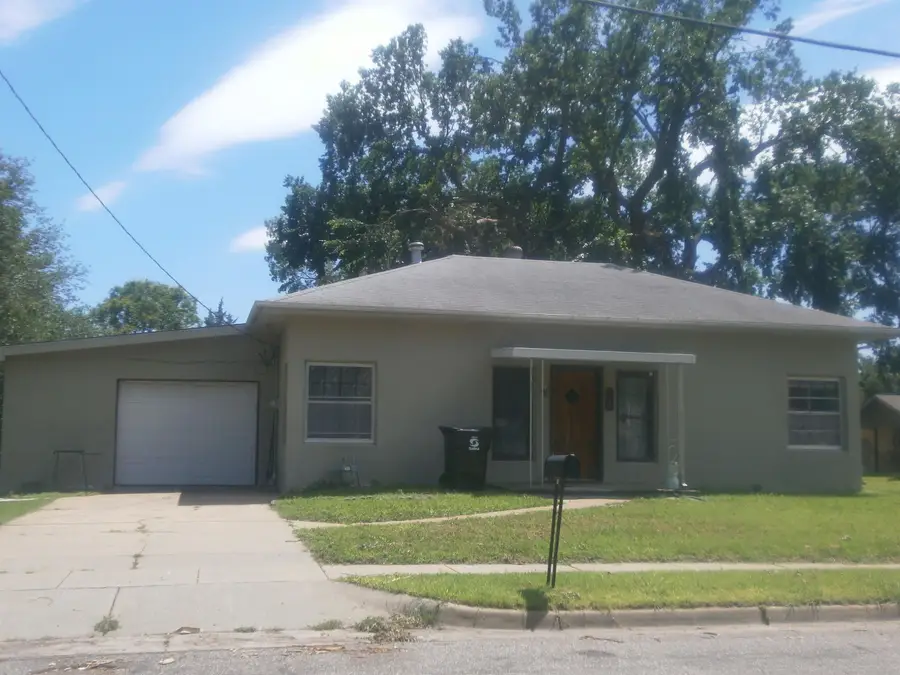 1117 W Republic Ave, Salina, KS 67401 - #2