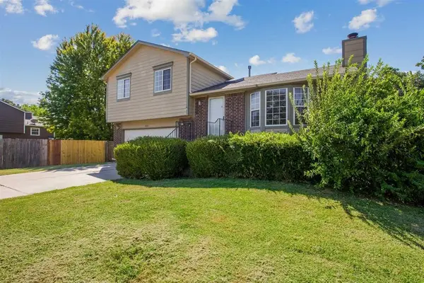 2425 N Beacon Hill, Wichita, KS 67220