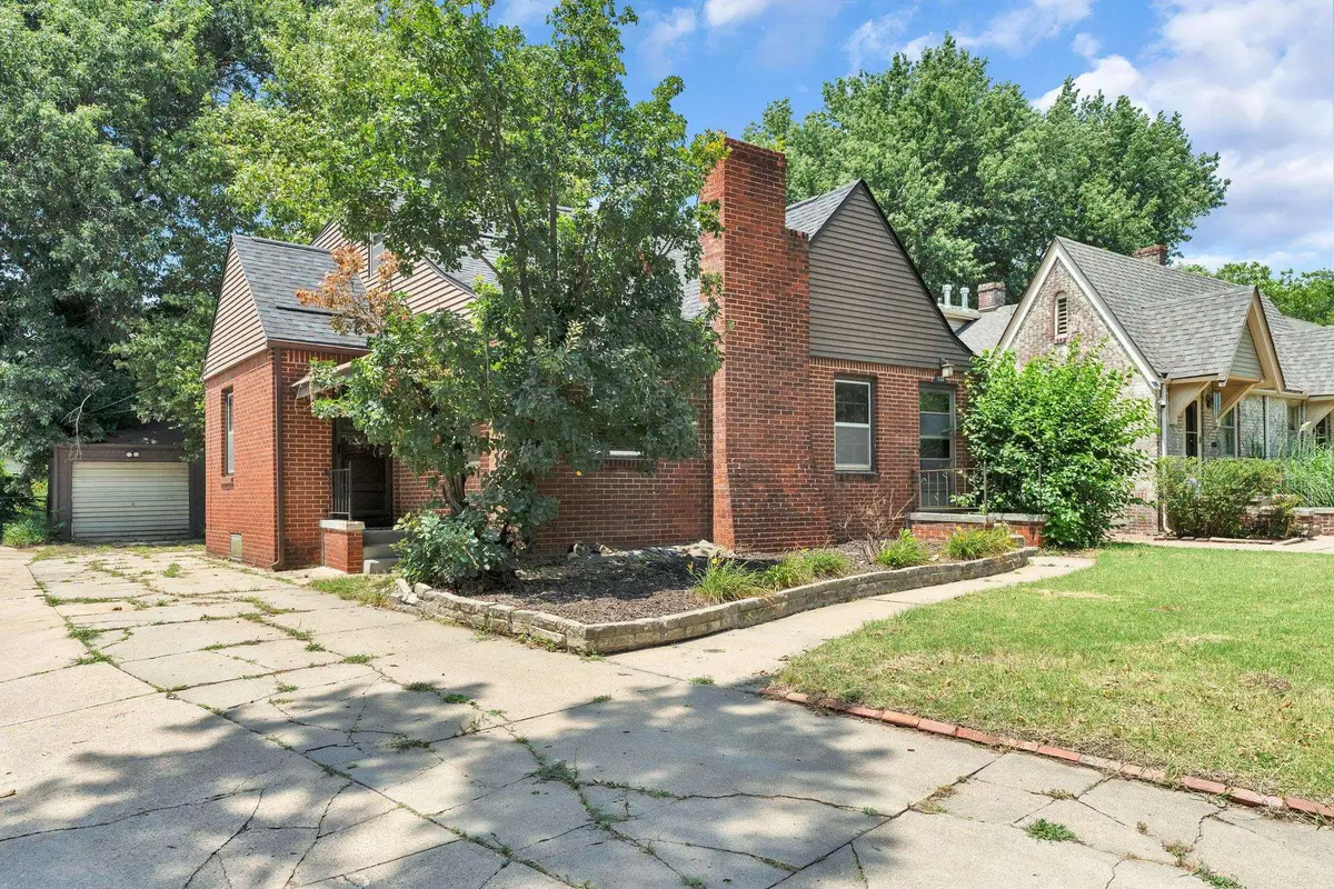 633 S Broadview, Wichita, KS 67218 - #1