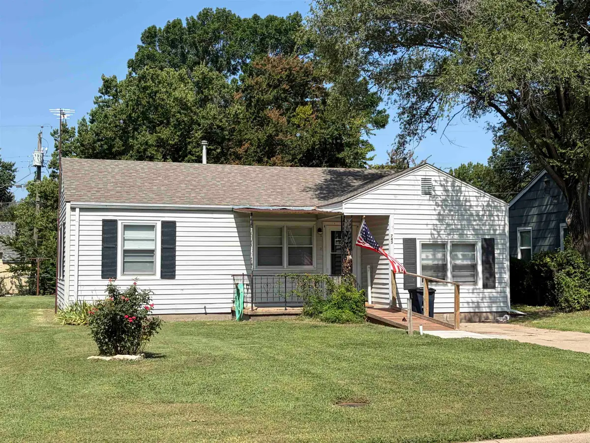 743 S Charron Dr, El Dorado, KS 67042 - #1
