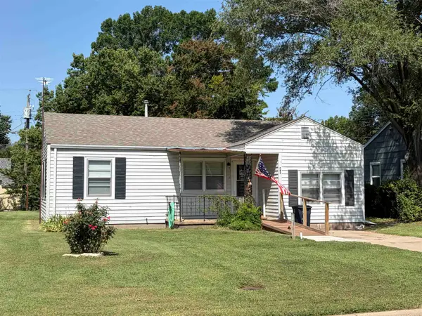 743 S Charron Dr, El Dorado, KS 67042