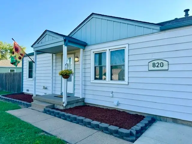 820 Seneca Ave, Salina, KS 67401 - #1
