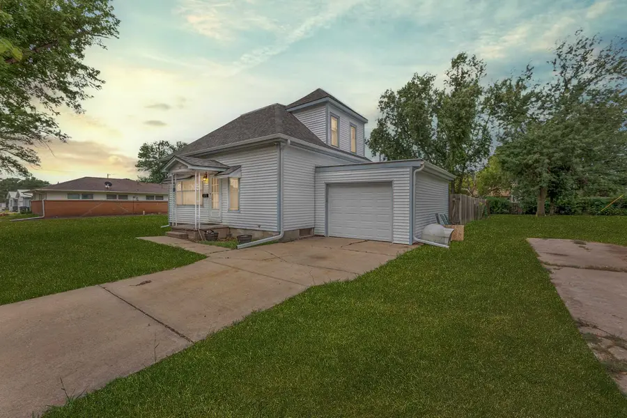 505 Sweezy, Halstead, KS 67056 - #2