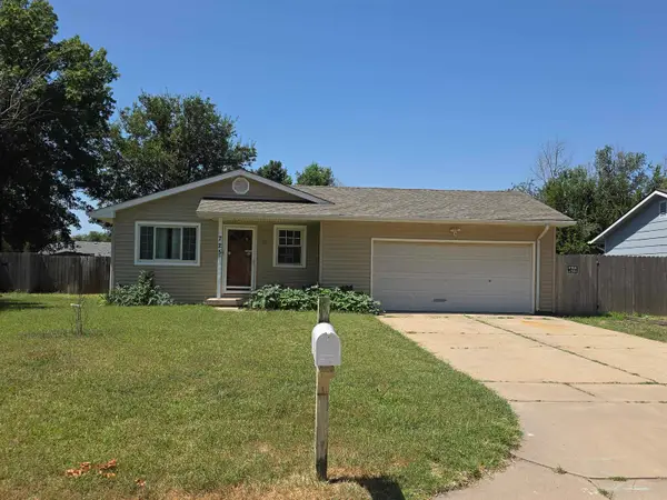 725 W Lockwood St, Wichita, KS 67217