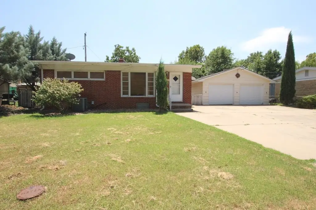 1113 W 27th, Wichita, KS 67204 - #1