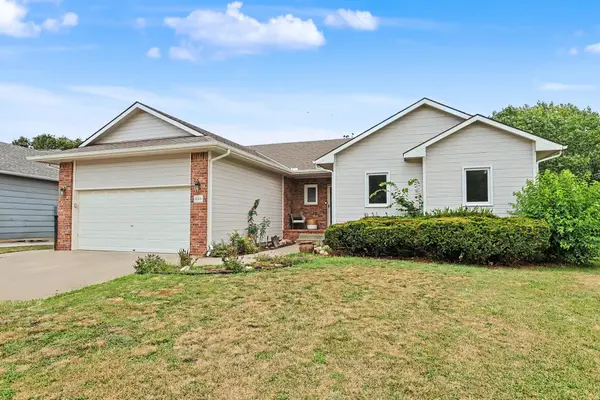 4260 N Rushwood Ct, Bel Aire, KS 67226-1462