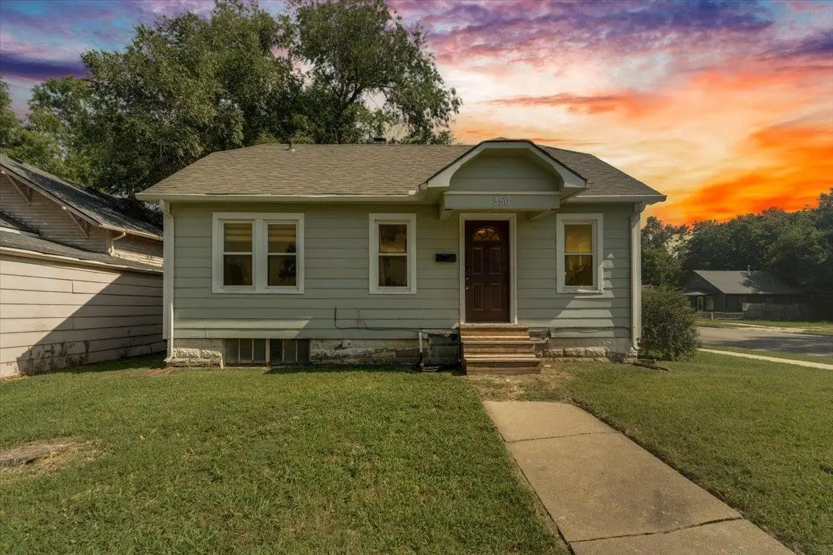 350 E Clark Ave, Augusta, KS 67010 - #1